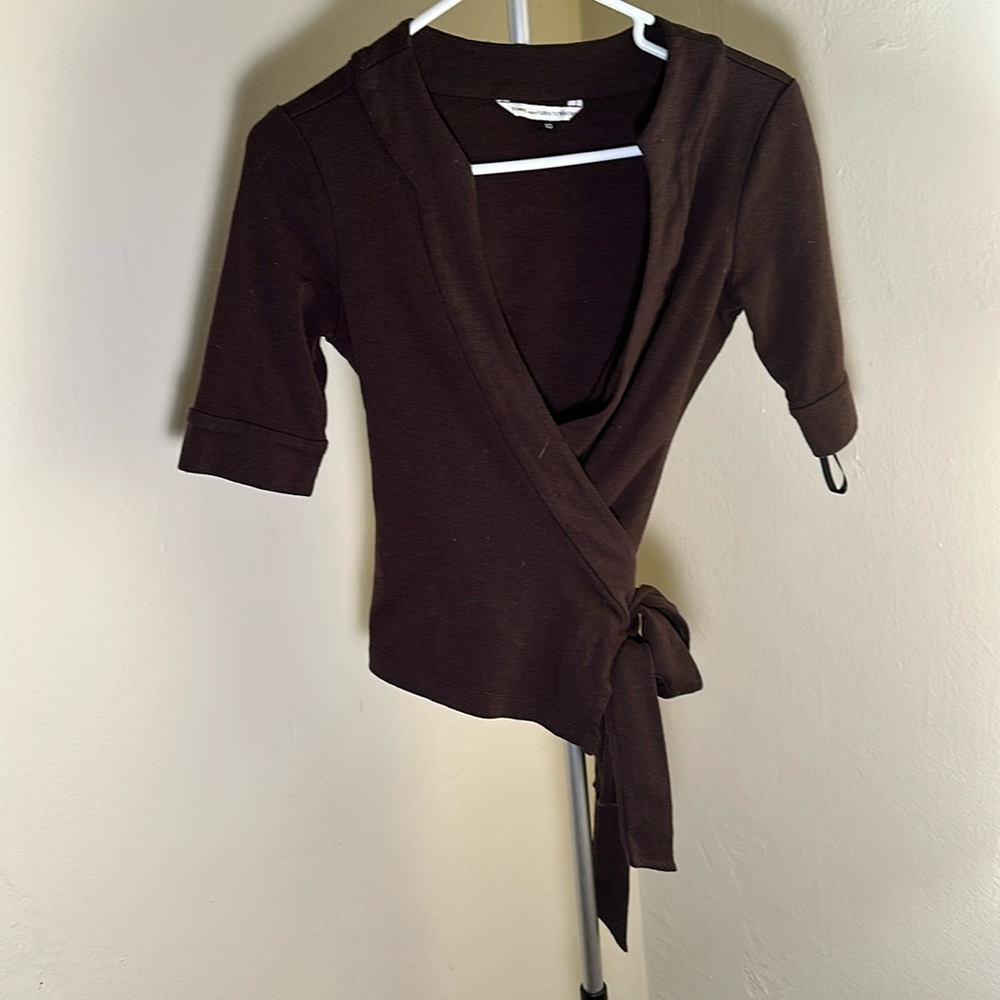 DVF Diane von Furstenberg brown 100% wool wrap top size 10